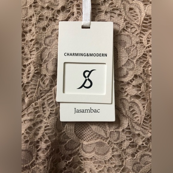 NWT Long-Sleeve A-Line Lace Dress Sz Small - Picture 3 of 4